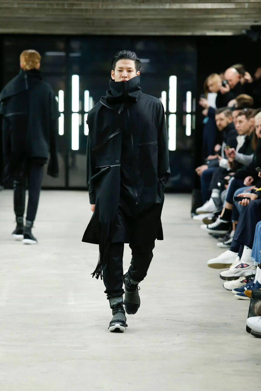 山本耀司创立的y-3athleisure运动休闲,正在作为一个持续增长的市场