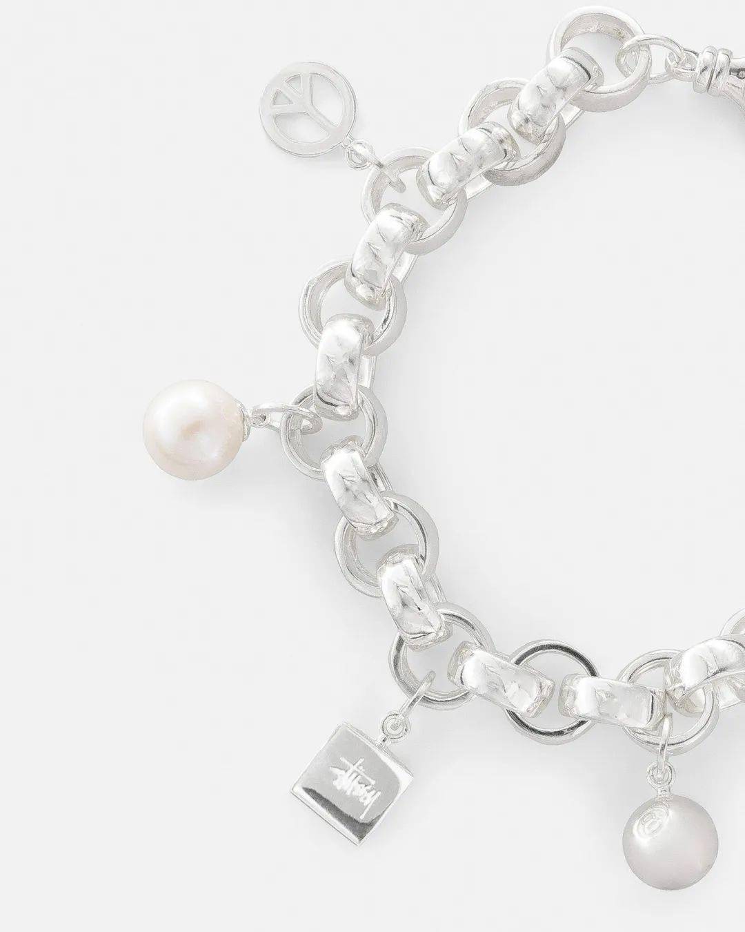 rick owens 秋冬女装系列 | supreme x tnf 最新联名登场 | stüssy