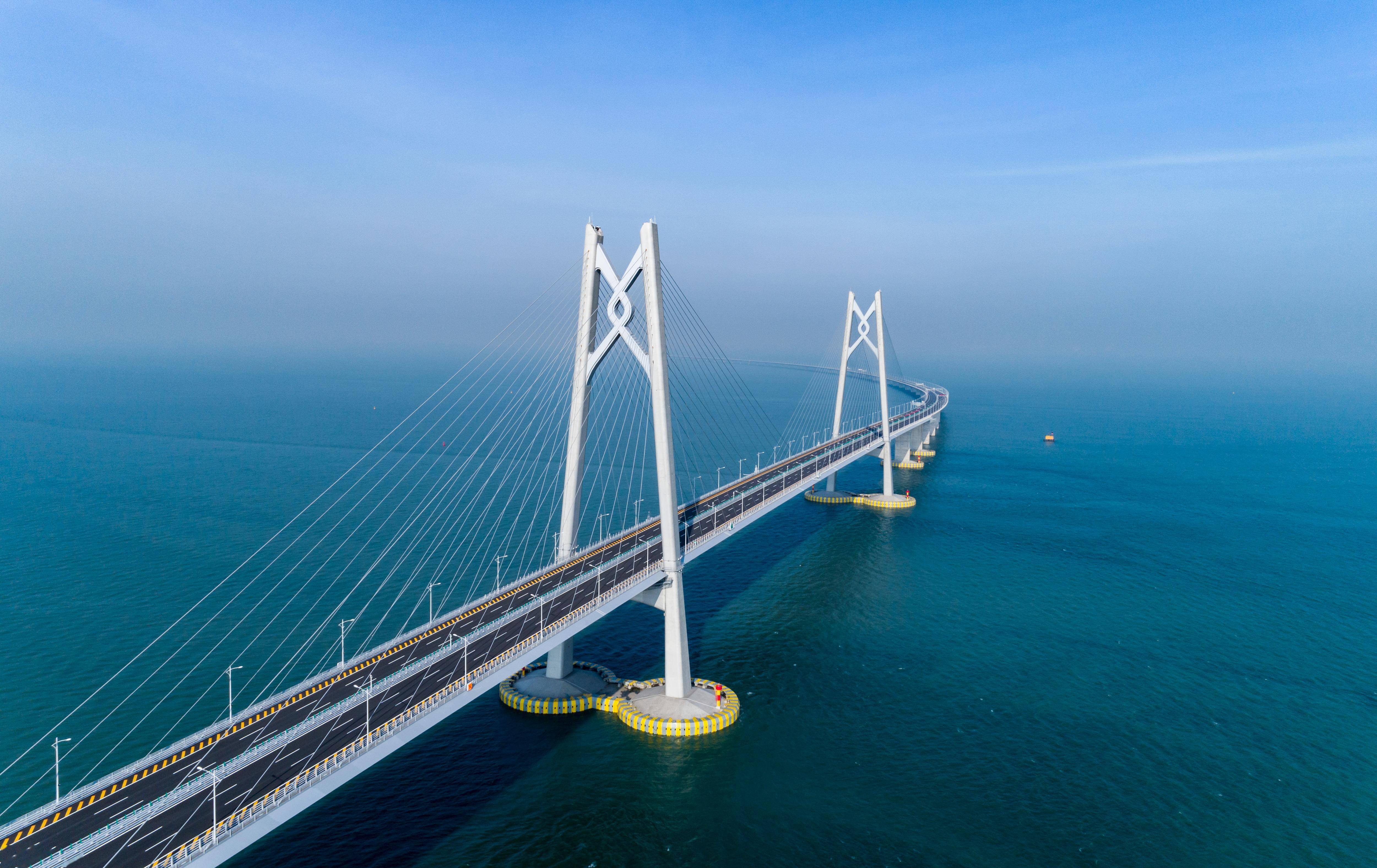 由中国工程院院士周福霖领衔的科研大平台在成功实施港珠澳大桥,广州