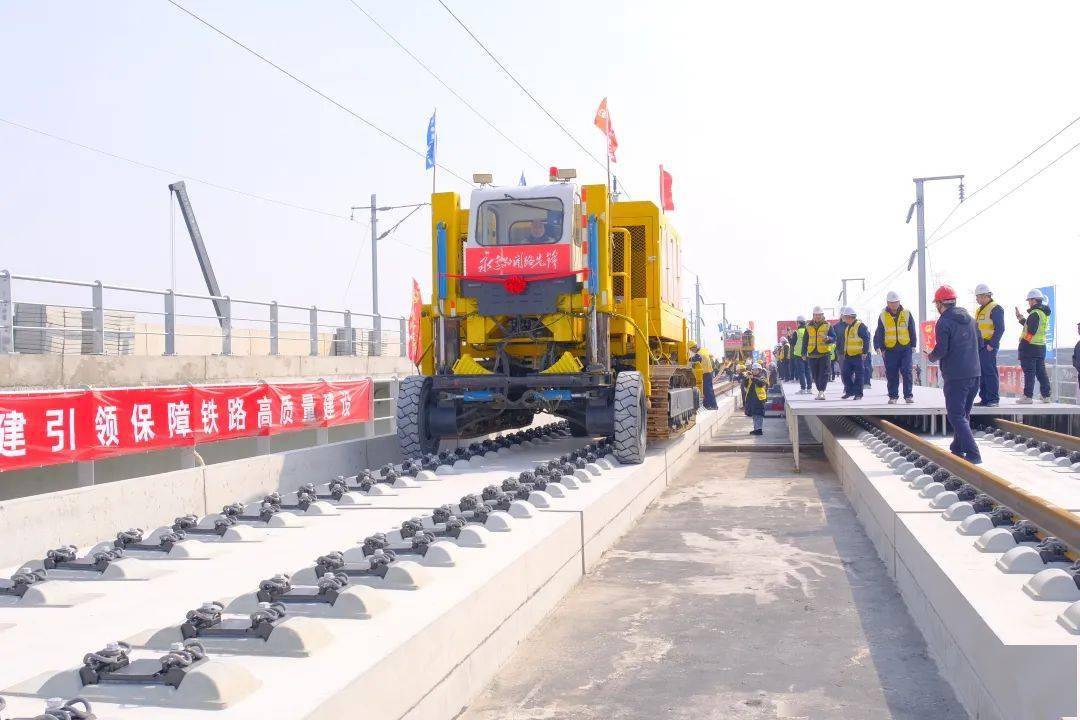 全线铺轨,年底开通_铁路_苏湖_湖州市