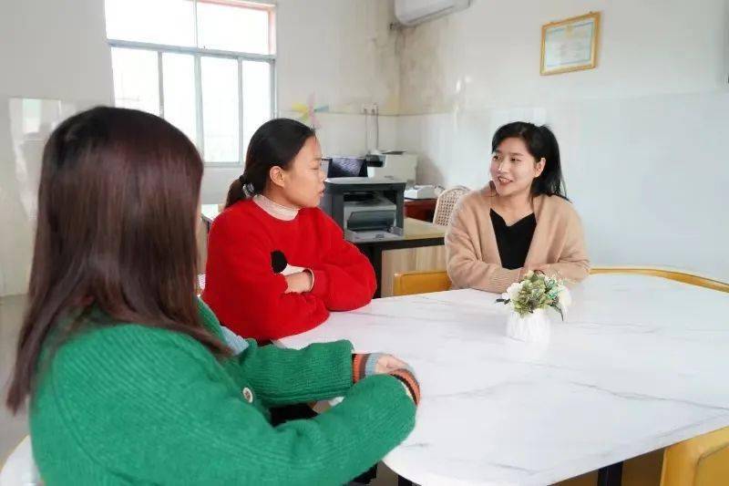 坚守初心 会昌"90后"女孩用爱为"星星" 点灯_刘美玲_孩子_康复