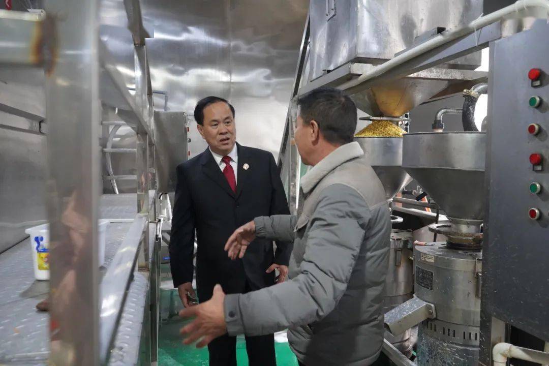 2月23日,泰宁法院执行法官到泰宁县某食品公司对几个月前发出的司法