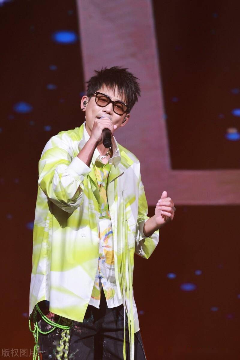 苏醒现身海山日月音乐节现场并表演_中国_歌曲奖_西安市