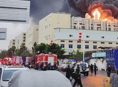 东莞一工厂发生火灾,现场浓烟滚滚!最新通报来了!