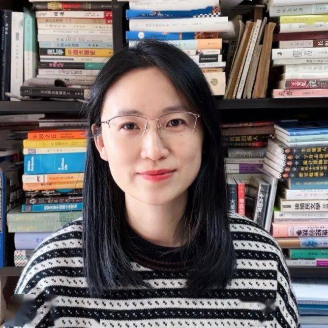 1,本场活动分为免费入场和预购书籍入场两种参与方式,可于后台自选.