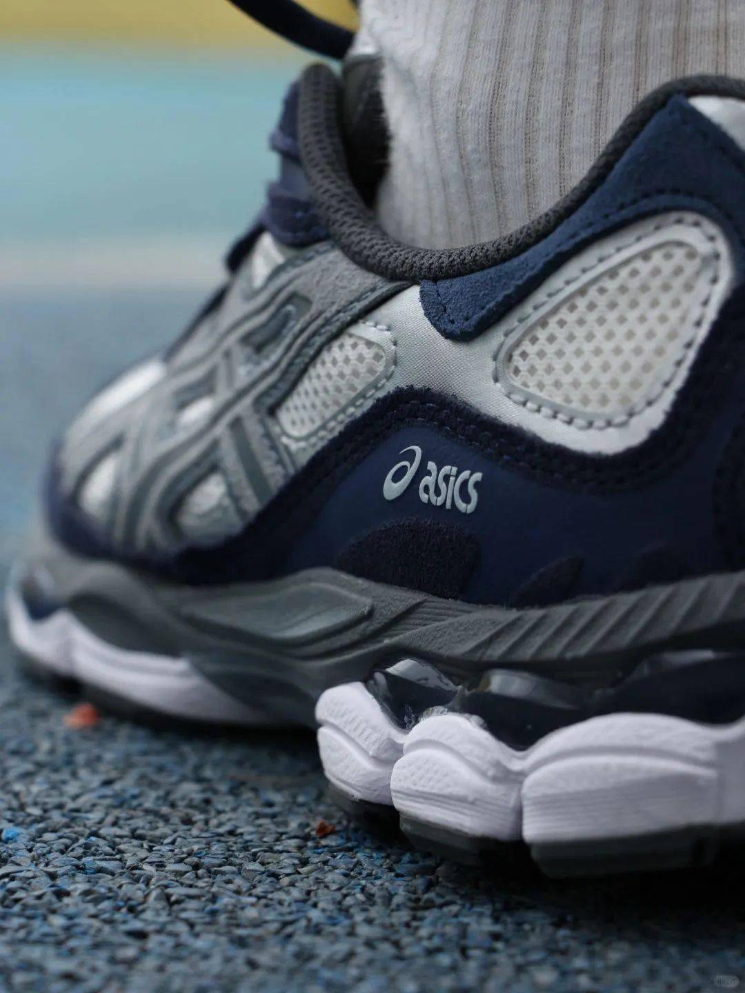 新出的跑鞋又再次震惊我了!_脚底_保护_穿着