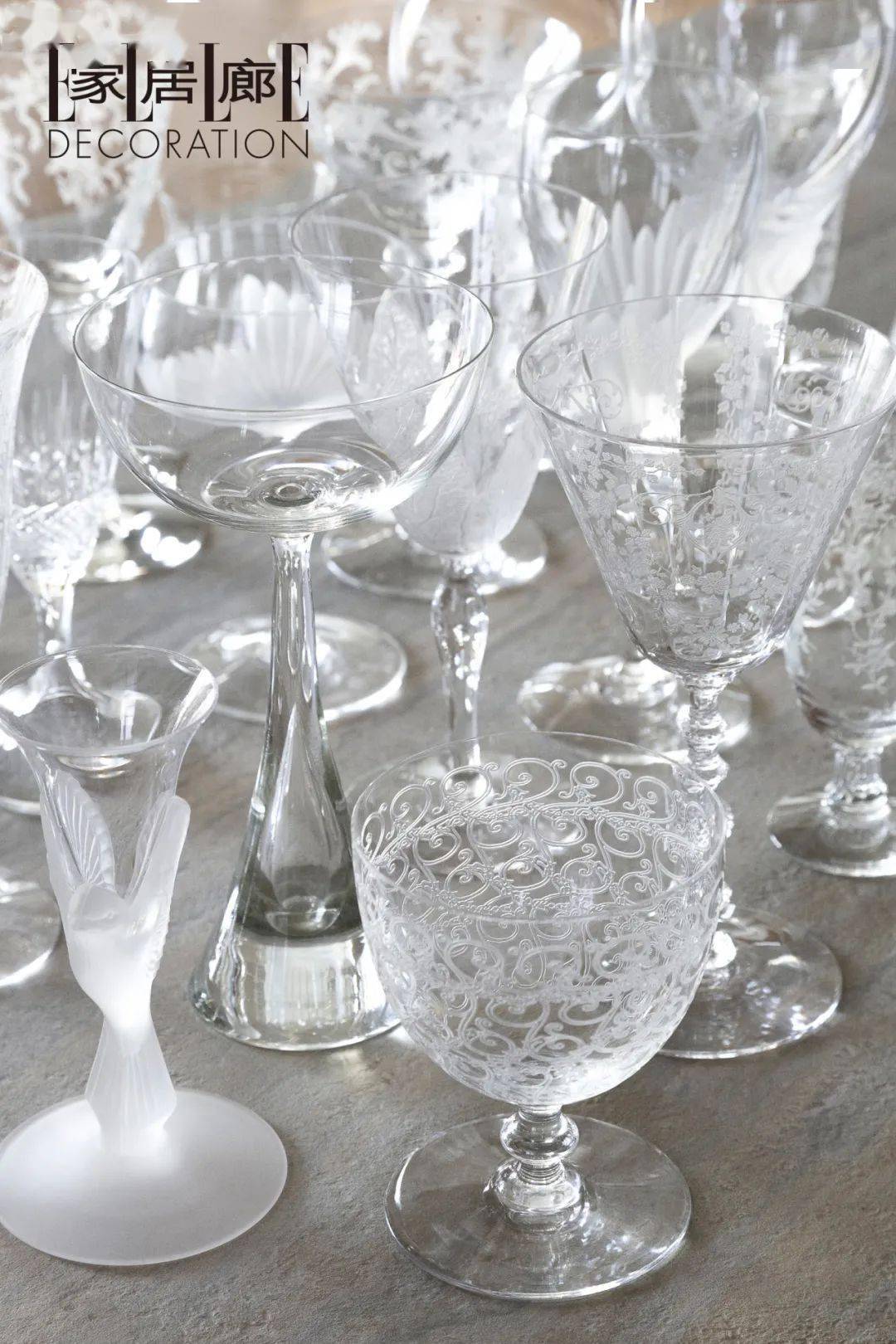 90后杭州夫妇的家收1万支玻璃器皿表面极简内里极繁