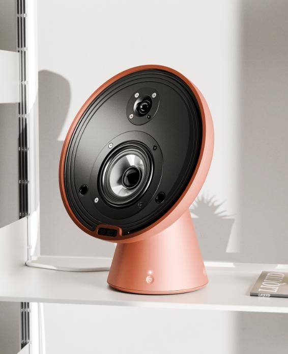 solros是一款具有一致声音体验的家庭音频,无论听者身在何处,它都能