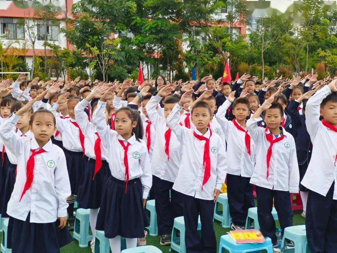 35雷锋月勐海县第一小学学习雷锋活动月启动仪式