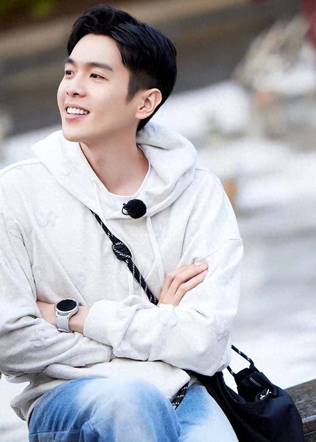 双星闪耀:德佑携手两位张若昀的奇妙缘分与非凡瞬间_服务_认可_专业