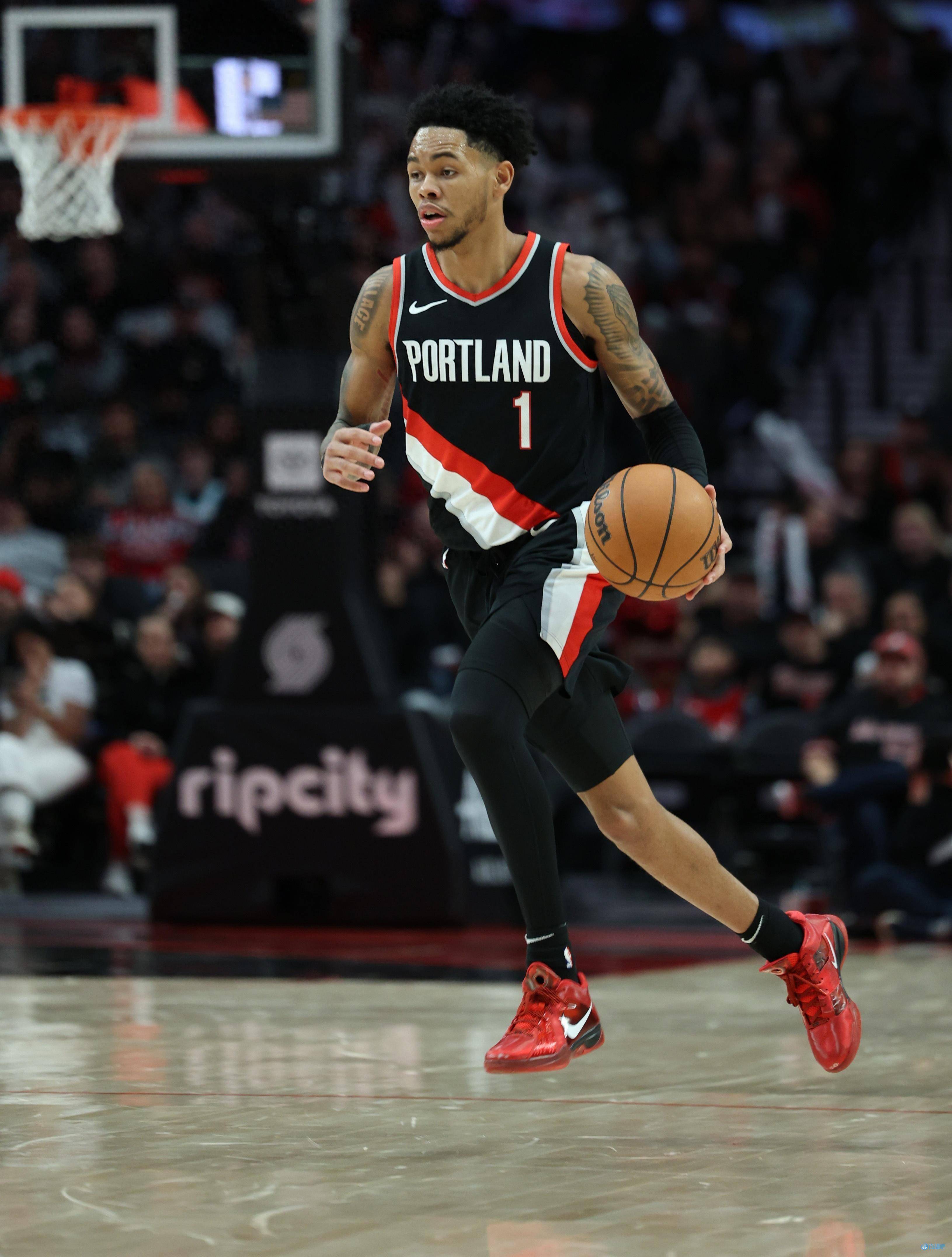 安芬尼-西蒙斯26中13空砍34分5板14助_开拓者_常规赛_球员