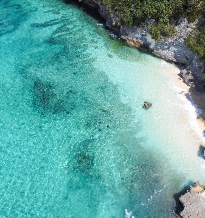 它有比肩东南亚顶级海岛的碧海白沙,却更有序,留白,清爽,160个离岛个