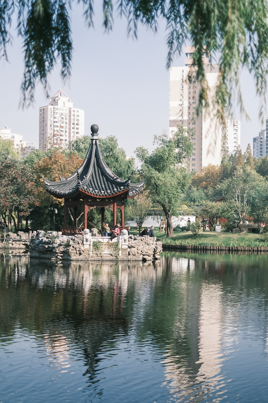 阳光明媚的春天,来虹口晒太阳才是正经事_外滩_苏州路_公园