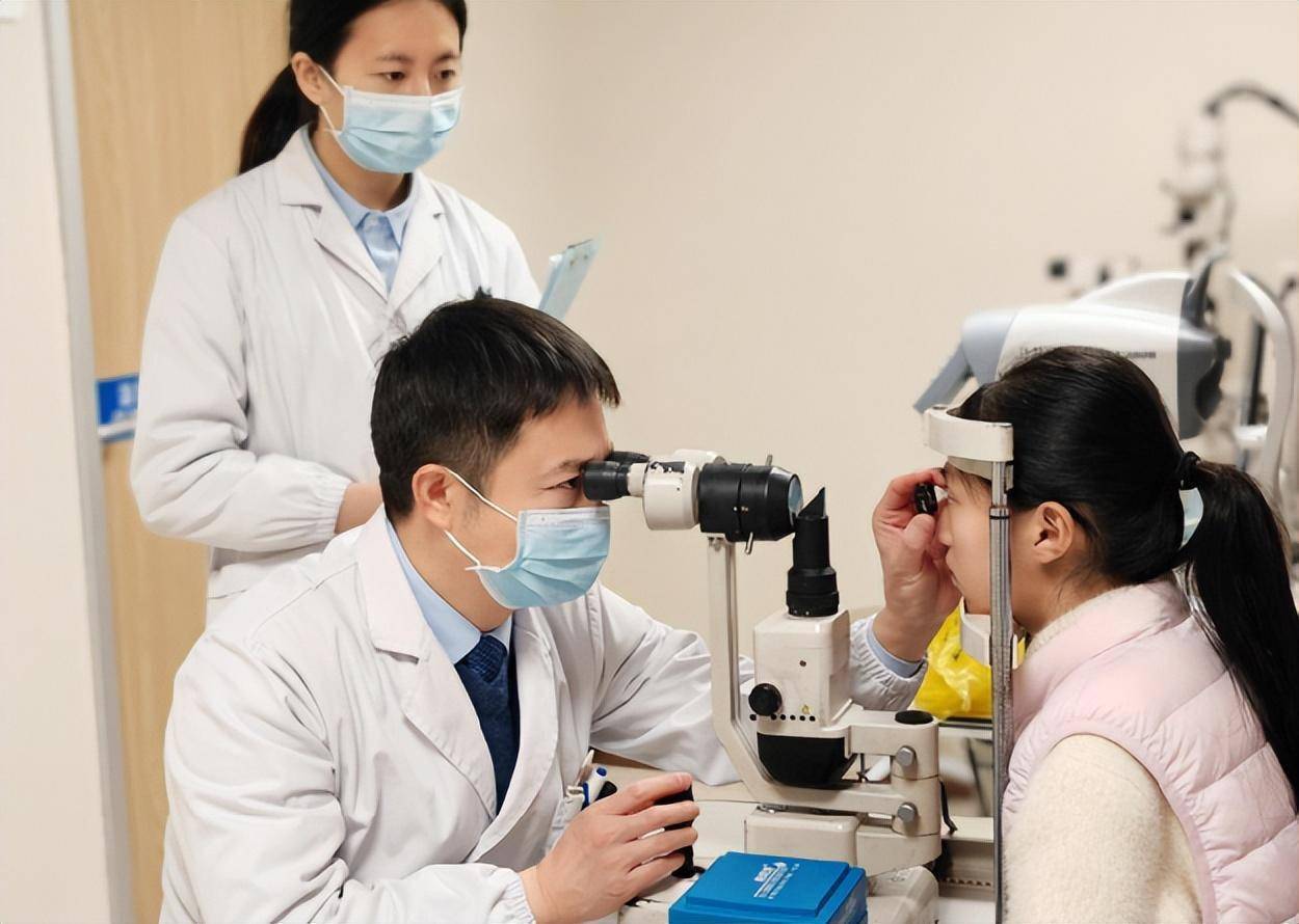 江南都市报与南昌爱尔全城搜寻30组青光眼家庭