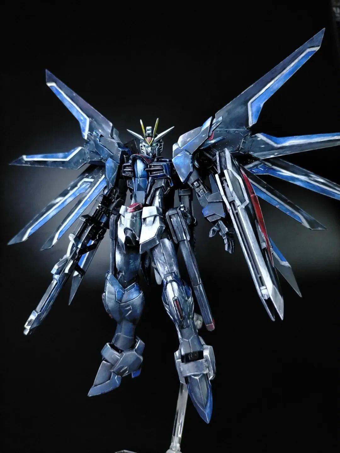 飞升自由从盒子的封绘蹦出来了!_效果_公众_高达