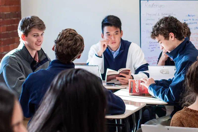 同在一个班中国留学生和美国本土学生有何不同