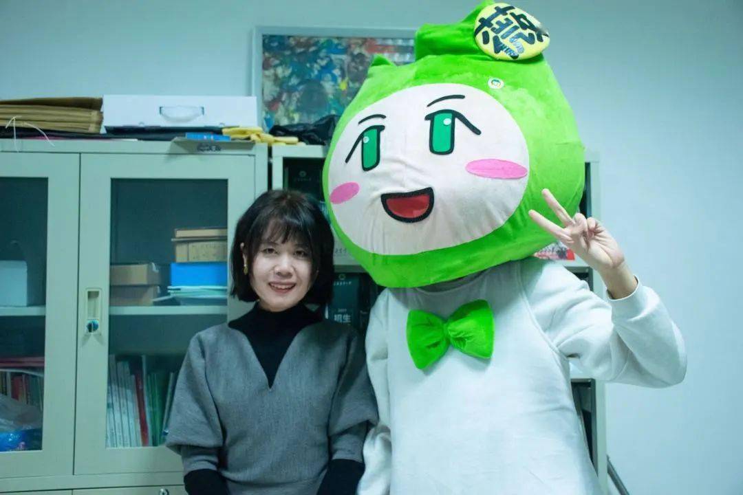 悄悄问一句,今天有收到小薇薇的花花嘛做自己不止今天才闪耀爱自己是