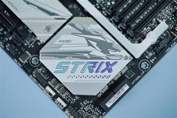 支持ddr58000华硕rogstrixb760ggamingwifis小吹雪图赏