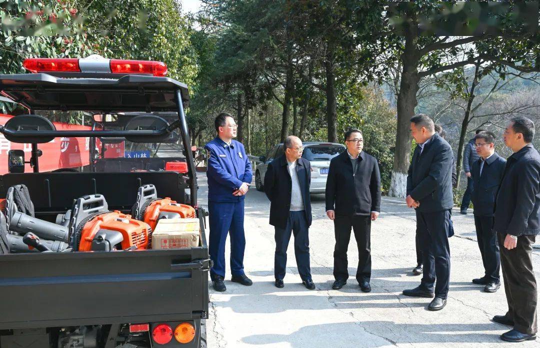 张连春检查消防安全工作