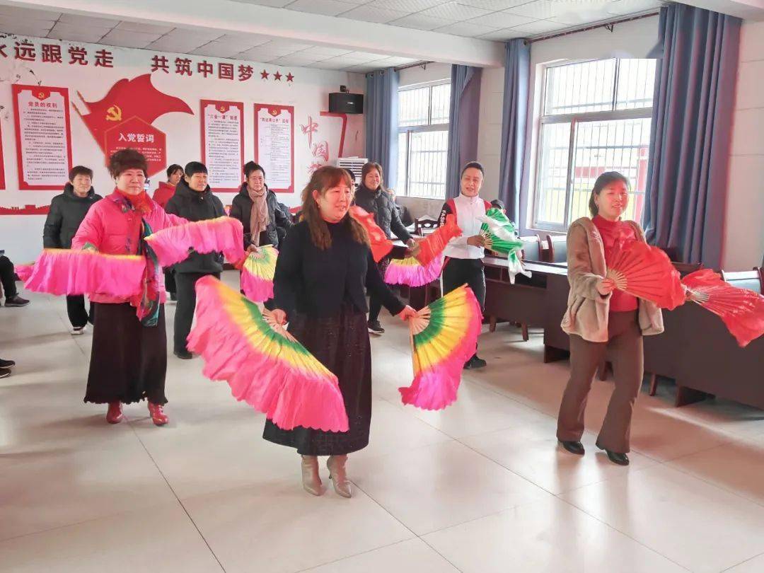 助力美丽乡村建设市局妇委会走进第一书记派驻村开展广场舞培训