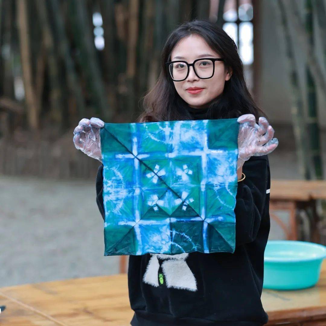 三八国际妇女节人间三月展笑颜芳华绚丽扬风采