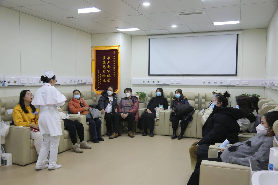 情暖"三八节" 爱在雷锋月丨吉大一院志愿护理服务队开展系列志愿服务