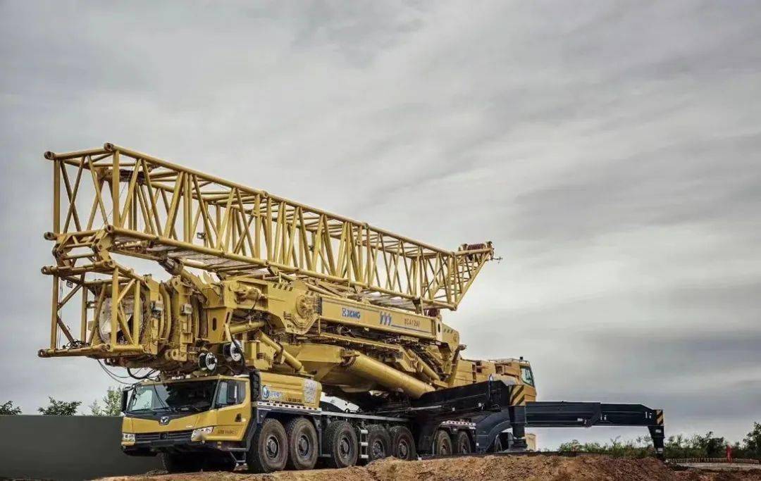 4000吨轮式起重机问世擎风家族七兄弟各怀绝技