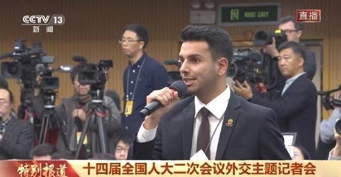 2022年7月,方浩明从北方民族大学毕业,成功应聘到中阿卫视成了一名