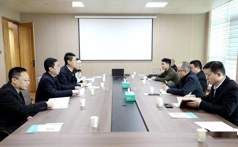 市政府副秘书长聂朝飞参加调研,县委副书记,县长黄永英,副县长谭能为