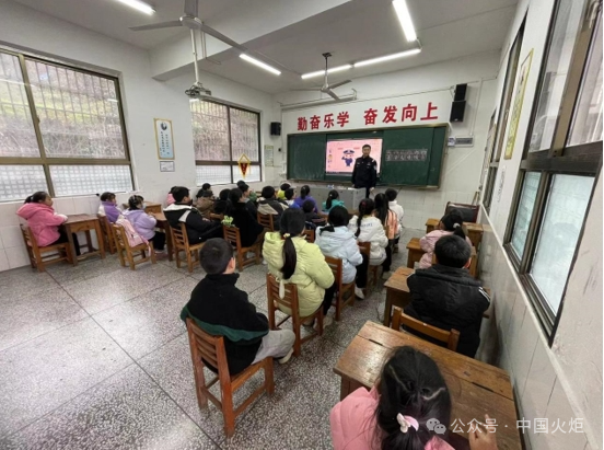 今日关工事①致敬巾帼关工人