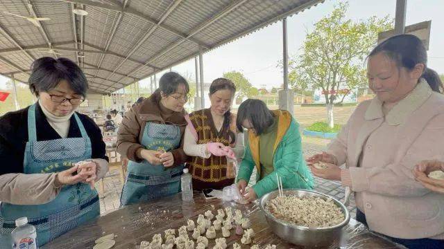 绽放芳华共赴春日之约我县各地举办三八国际妇女节系列活动