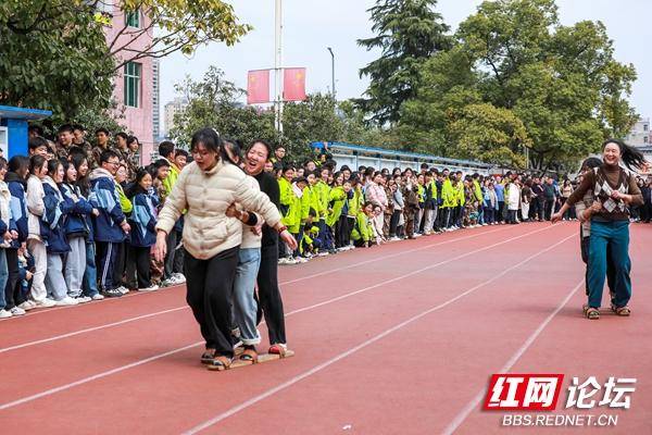 花样迎接妇女节麻阳民族中学校园里欢笑声连连