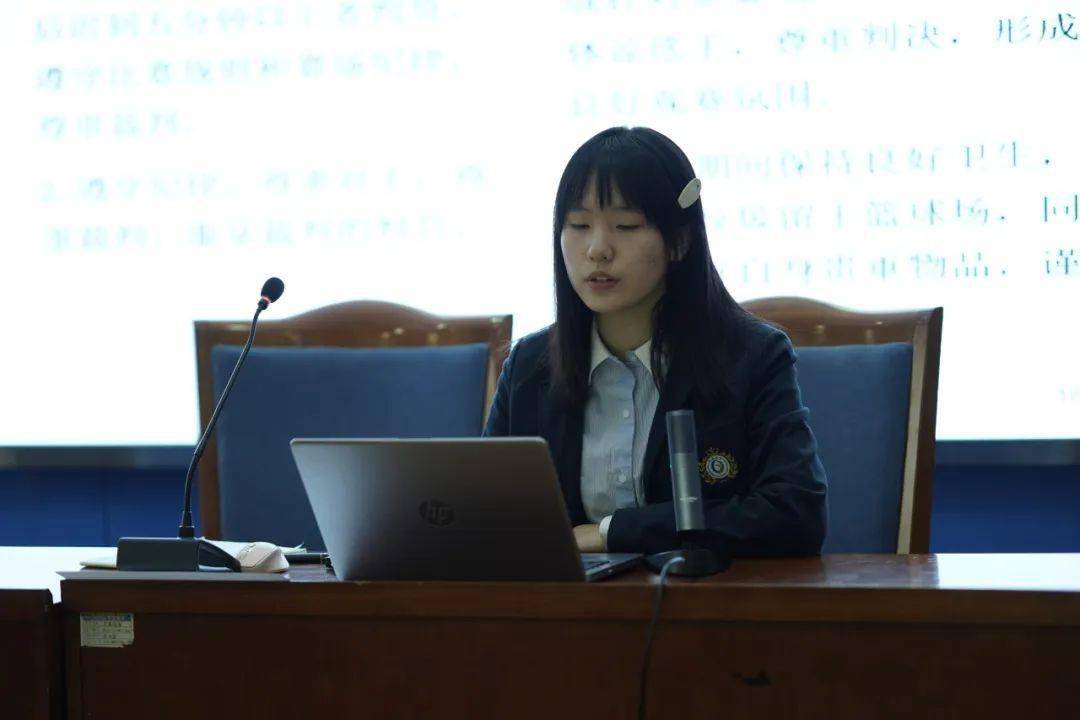 二中学子春意将浓百花竞放青岛二中2024年春季田径运动会暨第二十六届
