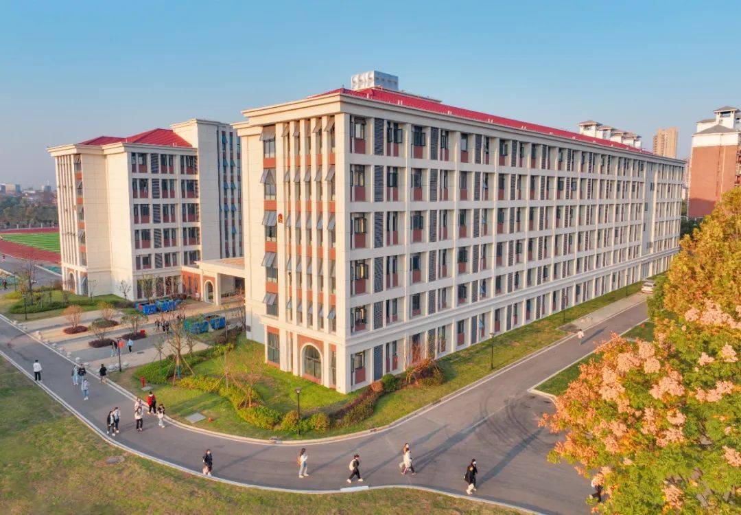 正在提升湖大学子幸福指数更好的居住环境新宿舍建设,老宿舍改造生活