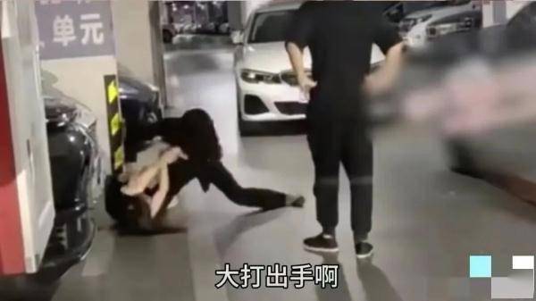 两女子大打出手男子误入镜头遭网暴当事人回应