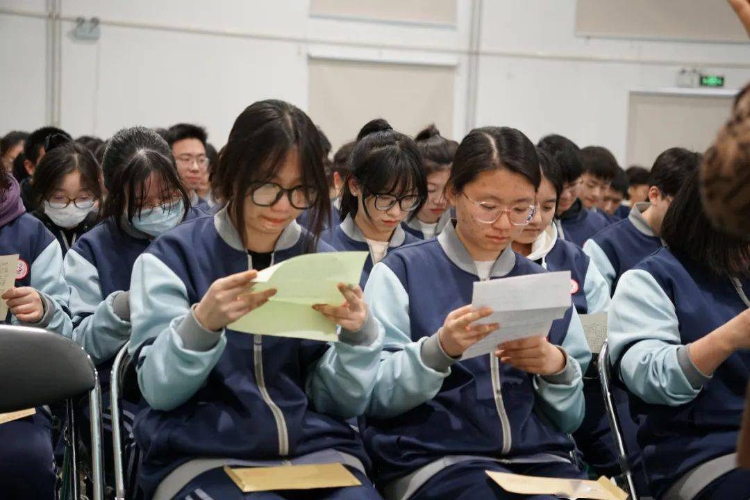 青春勇担使命强国复兴有我天津市第三十二中学举行2024届高三学生十八