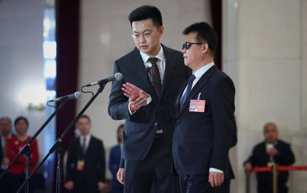 全国两会镜头里的30个瞬间