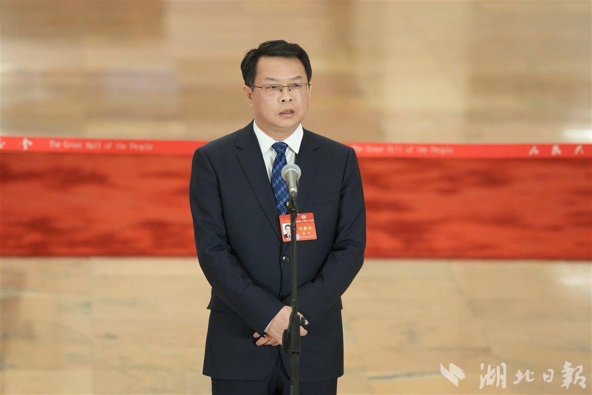 全国政协委员,湖北第二师范学院校长郑军三月大地回暖,西藏山南雍布拉