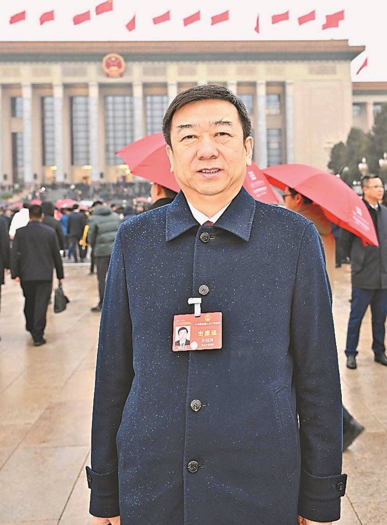 孙成坤代表: 建平台畅通道展现外贸新作为全国人大代表,鸡西市委副