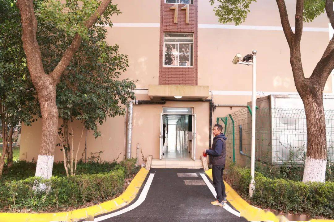 七宝中学浦江分校举行宿舍消防疏散实战演练活动