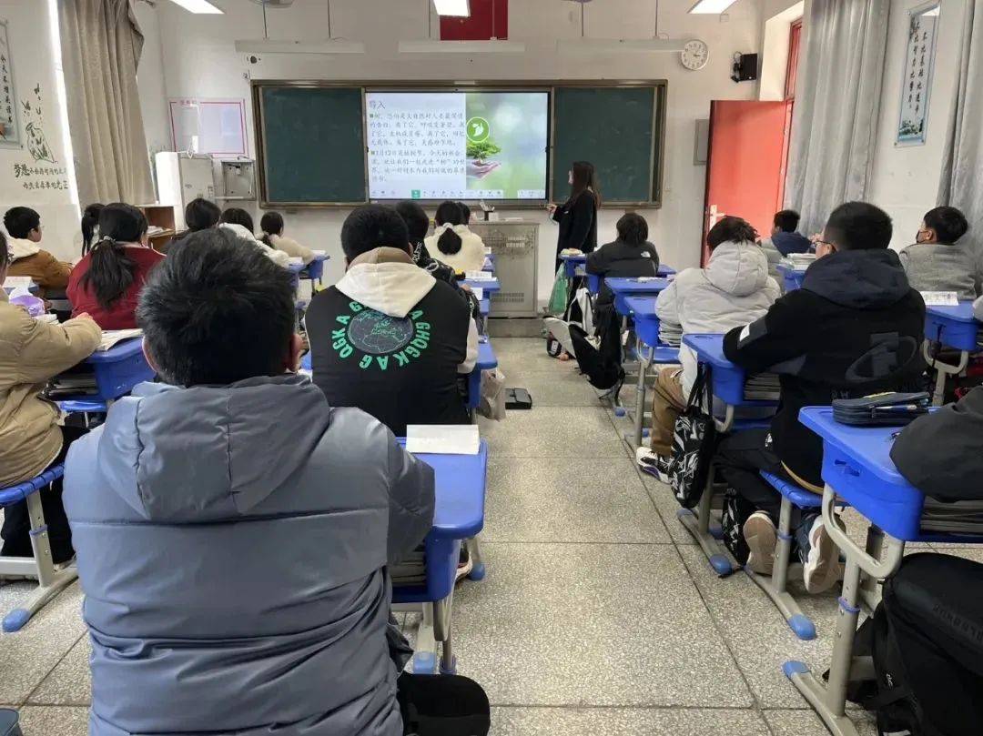 泰州靖江市第三中学,泰州靖江市马桥初级中学采用国旗下讲话,主题班会
