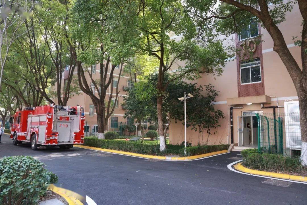 七宝中学浦江分校举行宿舍消防疏散实战演练活动