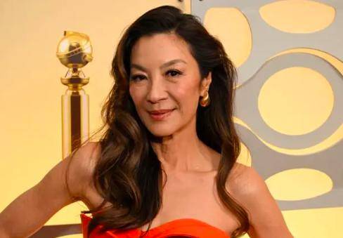 日前,于适官宣了某问题品牌,这个品牌是当初张艺兴和刘雨昕解约的品牌