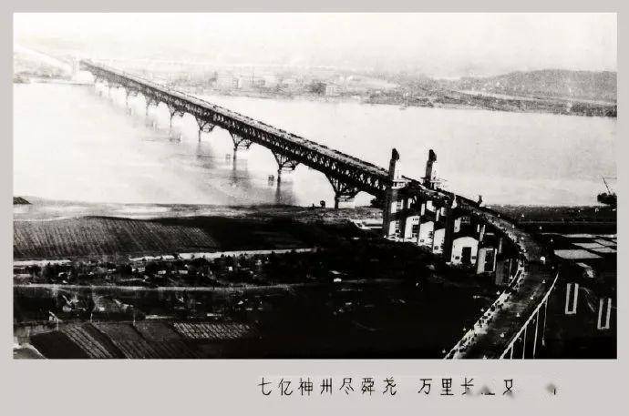 江大桥,堪称是中国现代化的知名象征,也是中国作为"基建狂魔"的传奇