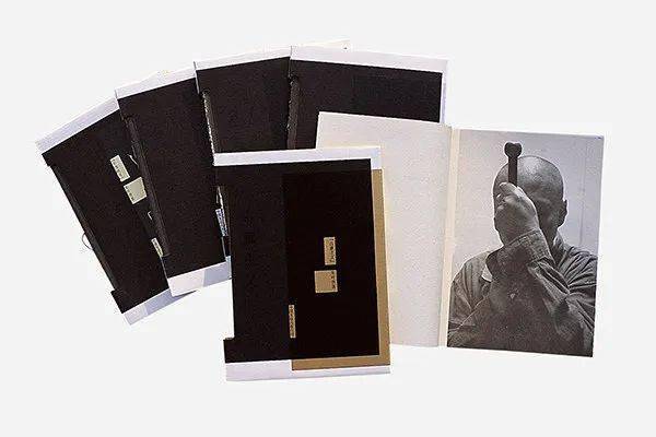 2004《梅兰芳(藏)戏曲史料图画集》书籍设计:张志伟(封面设计)出版