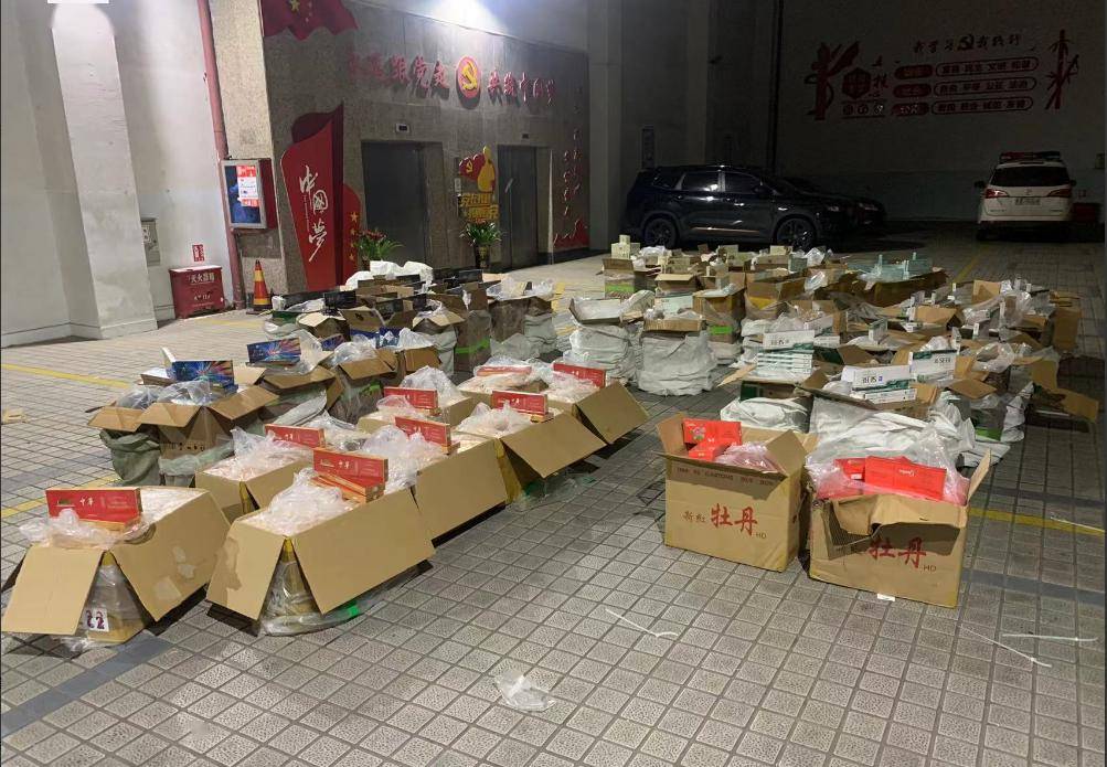 惊呆了广西交警拦截了一批货涉案100多万元