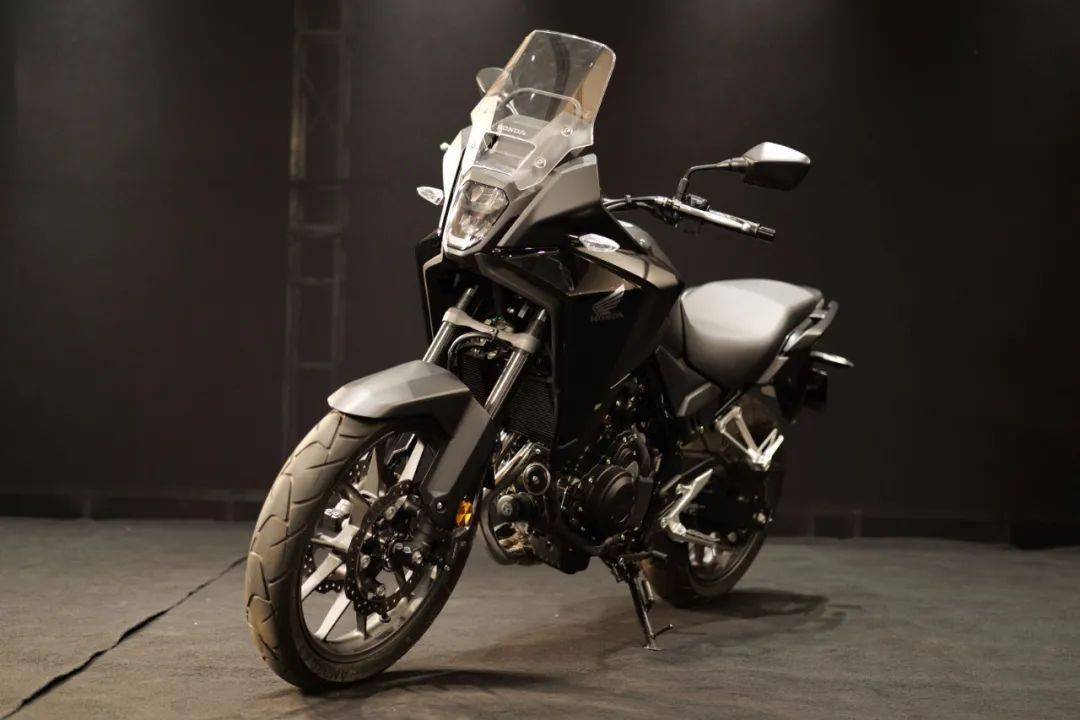 本田400系列更新,nx400售价35万元起,还能力挽狂澜?