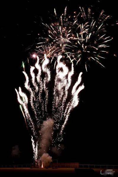 周末去哪来看马尔福和罗恩的车漫画展烟花秀还有爱尔兰绿帽子节