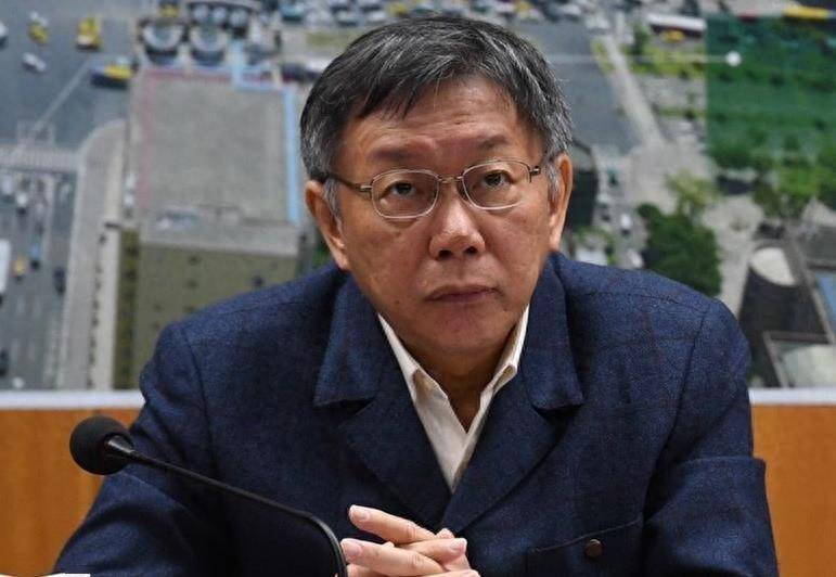 最近,tvbs做了一份台湾政治人物的民调,柯文哲跌出10名以外,而且他受