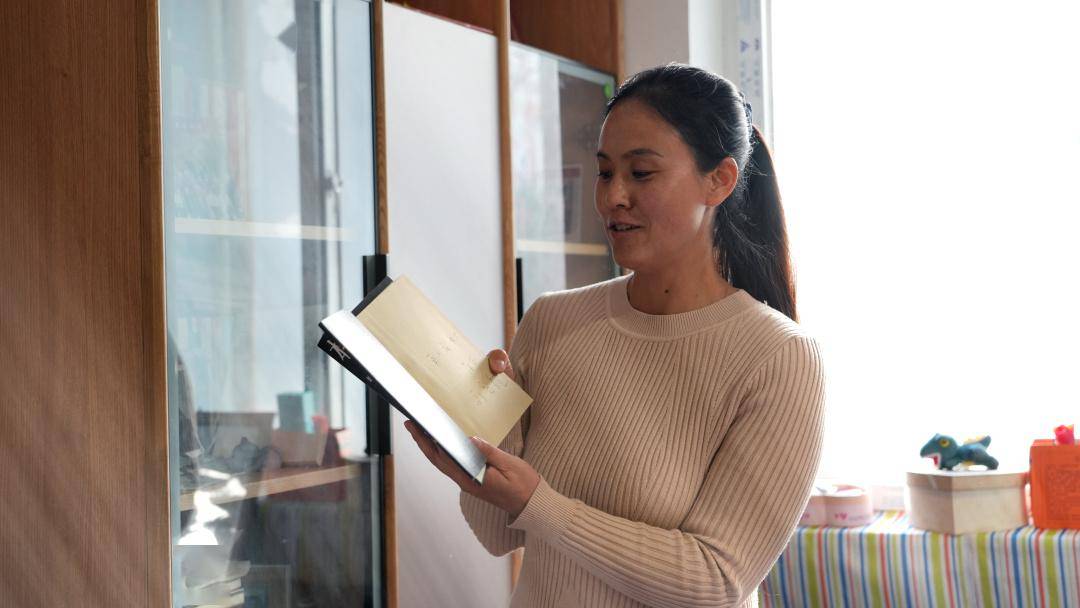 攒劲西吉农民作家单小花带着四个娃五年出了两本书